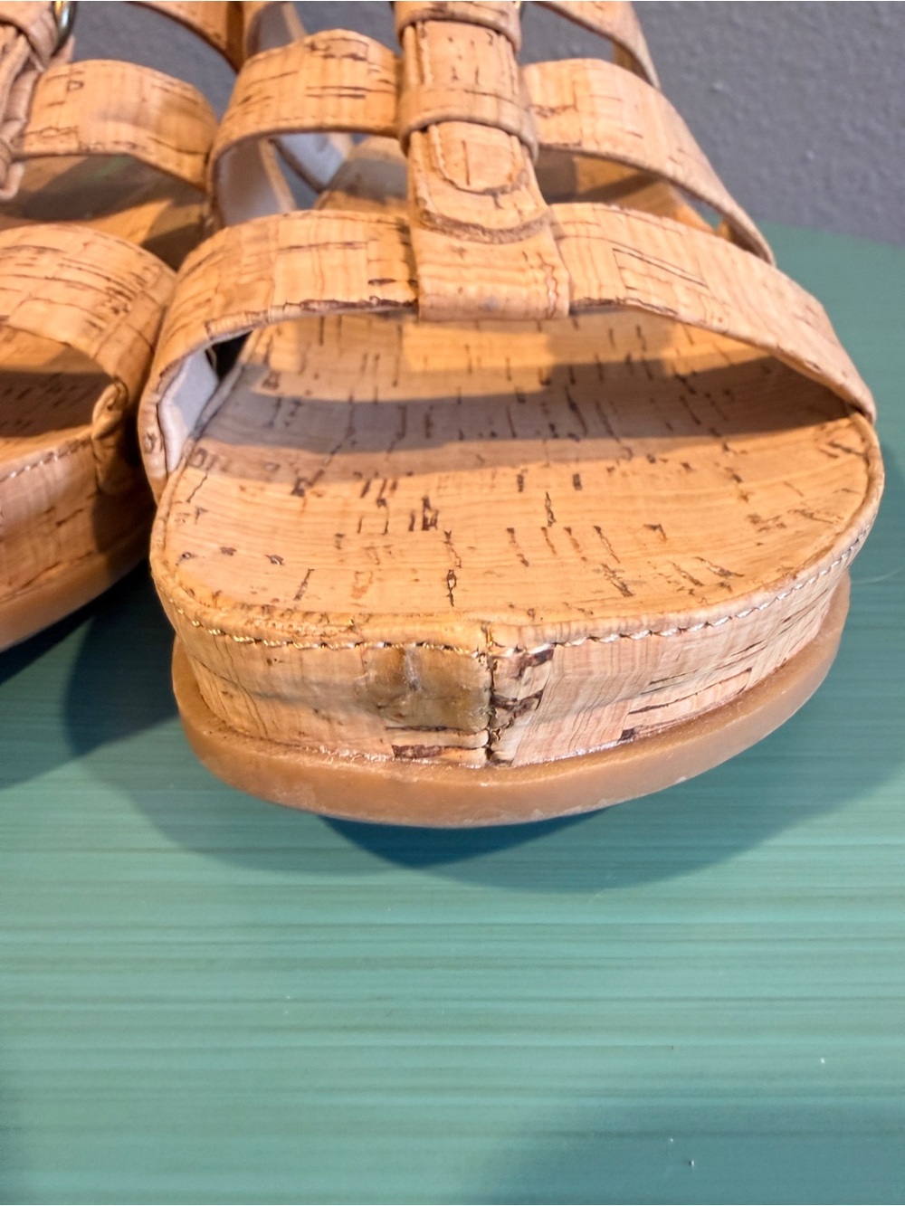 Bear Traps Cork Memory Foam Cella Sandals Natural Cork Buckle Detail Sz 9 | GUC - Picture 11 of 14